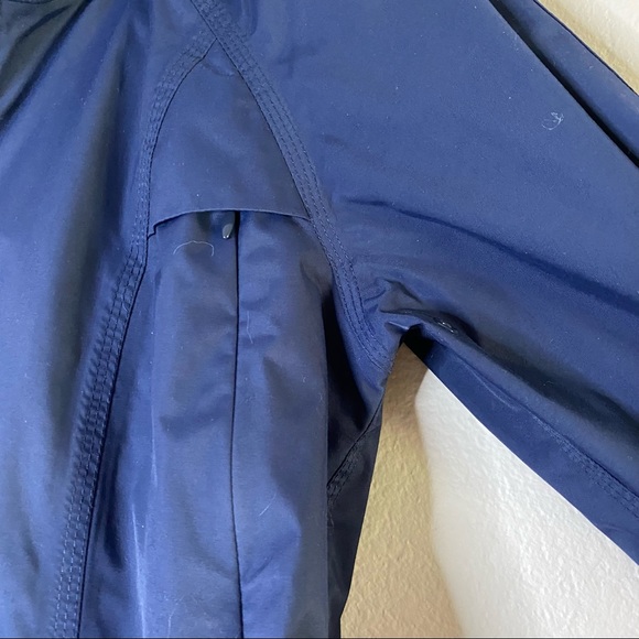 LULULEMON deep navy Fo Drizzle rain jacket 6 RARE - Picture 5 of 14